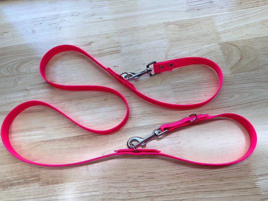 Laisse multipositions pour chien en HEXA personnalisable unicolore